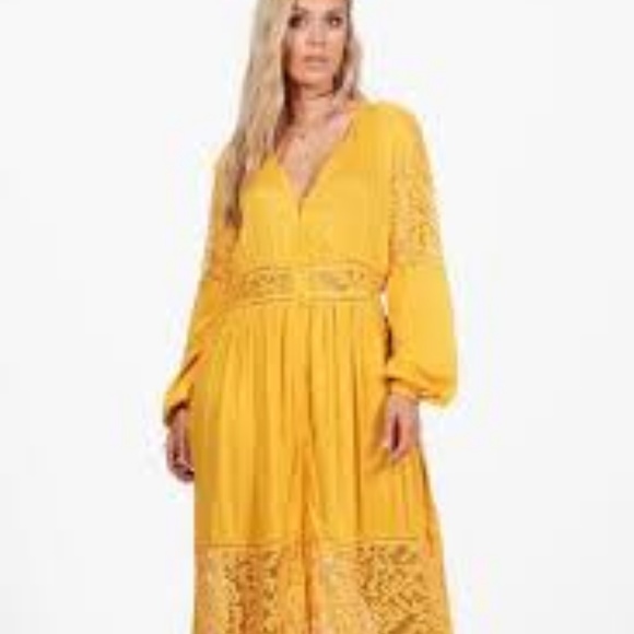 boohoo plus dresses